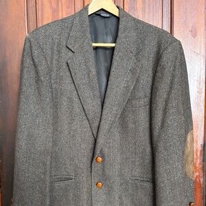 Jonathan Carroll tailored for Swezey's tweed sport jacket